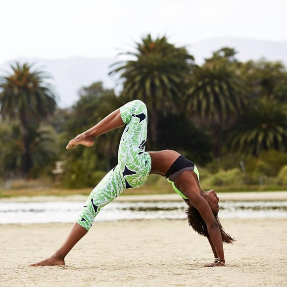 ALO Yoga Pants - Alo Yoga Airbrush Palm Print Leggings XS